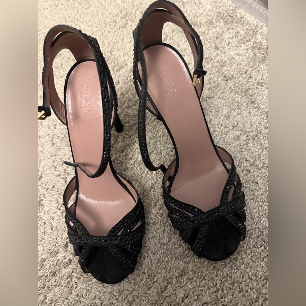 Gucci heels Size 38
Used but in very good condition